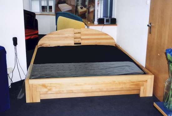 Bettgestell / Bettrahmen f�r Wasserbetten Modell KLOC
