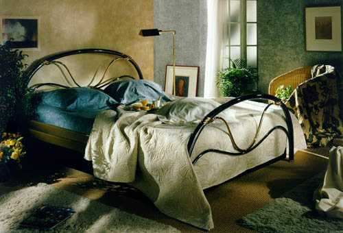 Stretch Top Wasserbett. Einbau in ein Bettgestell ist kein Problem.
